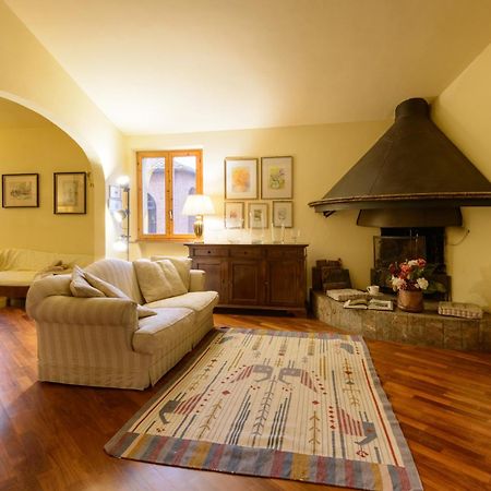 Apartamento La Dimora Di Amedeo Siena Exterior foto