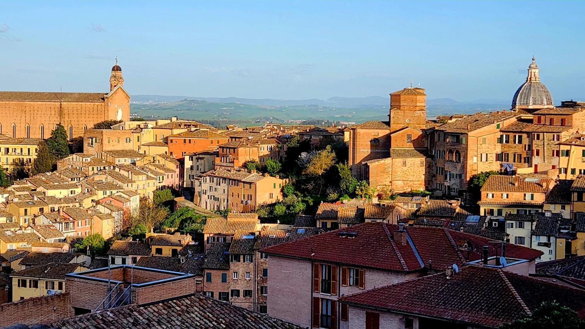 Apartamento La Dimora Di Amedeo Siena Exterior foto
